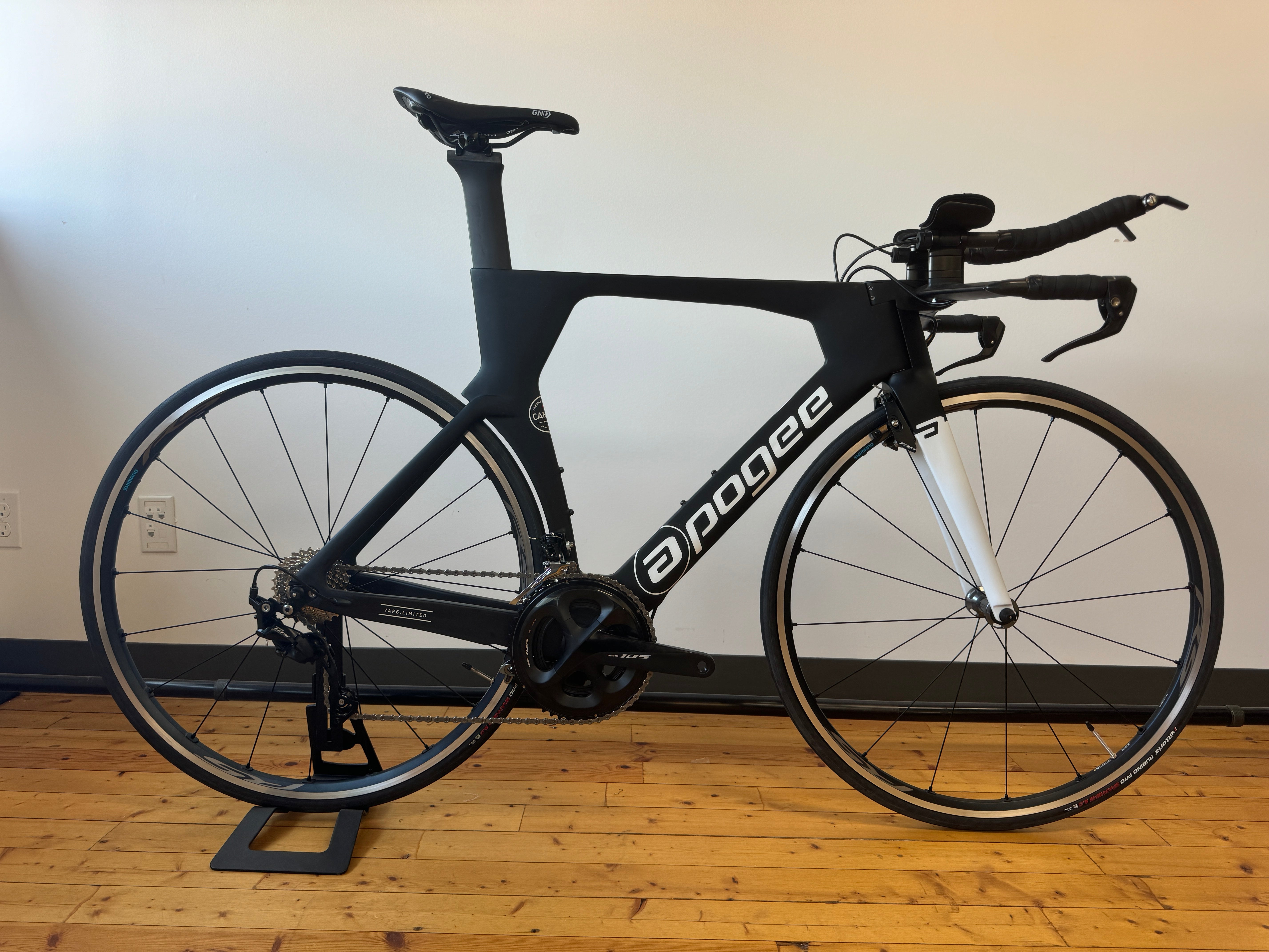 Velo TEAM PURSUIT APOGEE Contre la montre